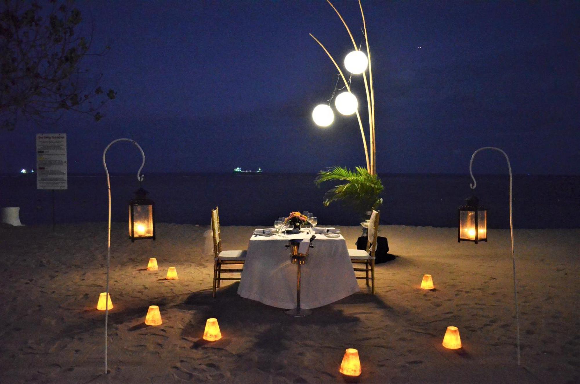 فندق نيكو بالي بينوا بيتش نوسا دوا المظهر الخارجي الصورة A beachside dinner at the resort